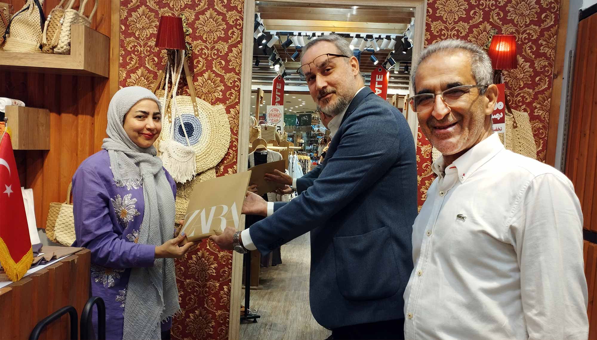 تجلیل از بانوان شاغل در بازار پردیس۲